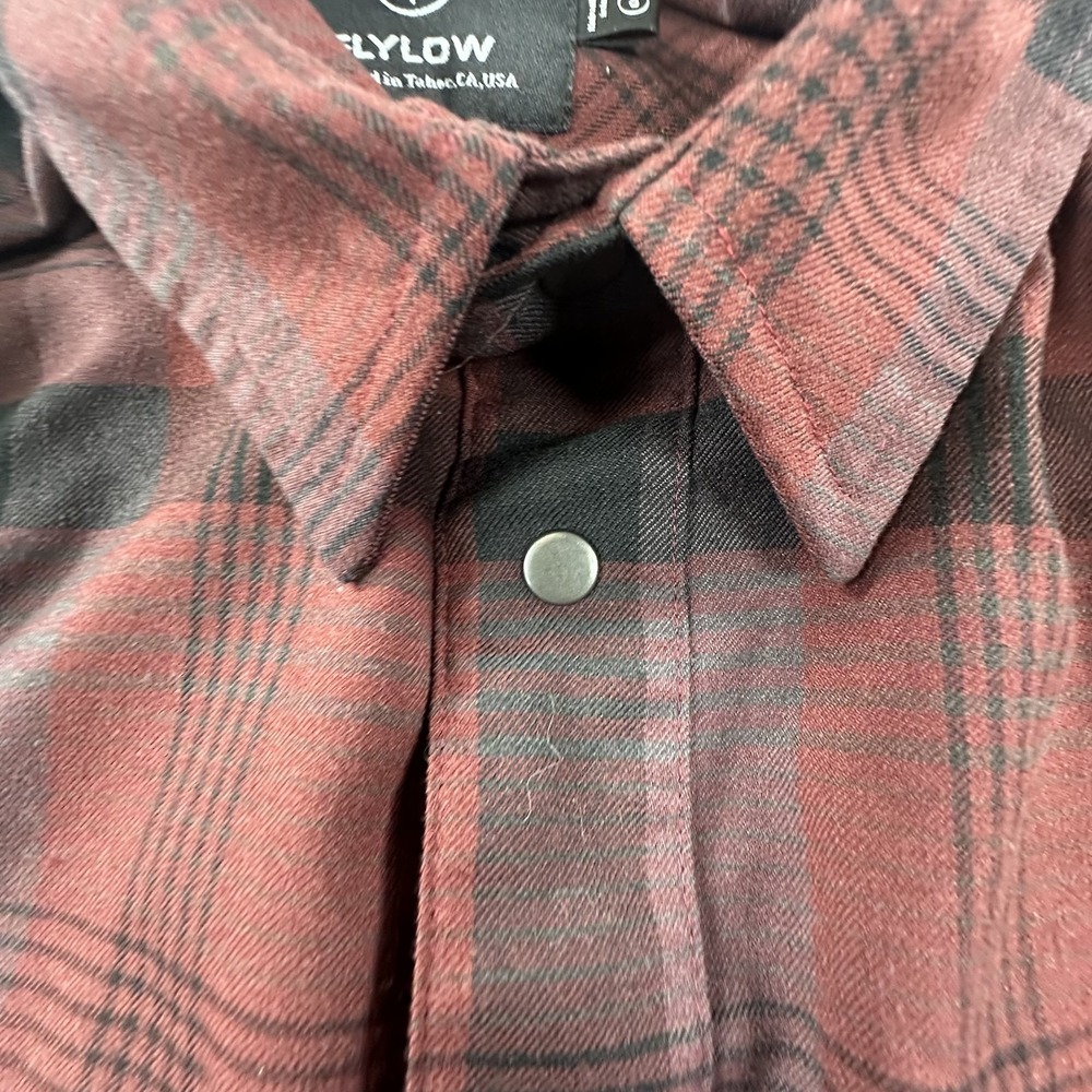 Flylow Shirt Mens Small Red Plaid Handlebar Tech Flannel Snap Front Outdoor - Picture 6 of 11